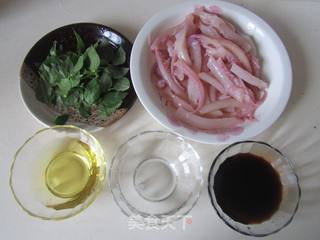 三杯鱿鱼须的做法步骤：1