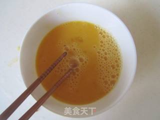 鸡蛋榨菜炒饭的做法步骤:2
