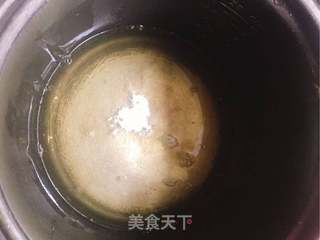 无油开口笑纸杯蛋糕的做法步骤：1