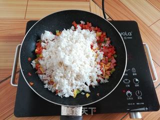 菠萝蛋炒饭的做法步骤:13