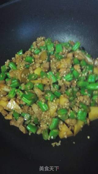 豆角焖米饭的做法步骤:7