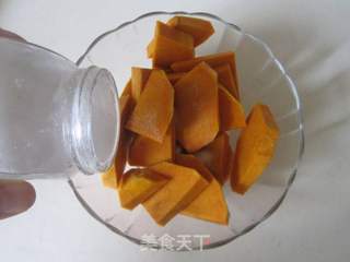红枣米粉蒸南瓜的做法步骤：2