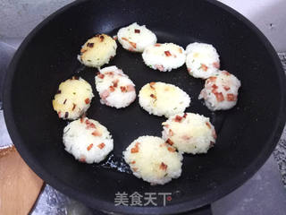 火腿香葱煎米饼的做法步骤:12