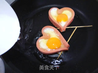爱心火腿煎蛋的做法步骤:5
