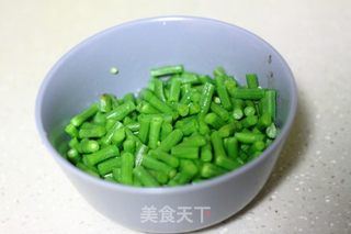 牛肉炒豇豆的做法步骤：2