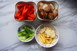 腊肠炒扁豆的做法步骤:2