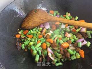 腊肠焖饭的做法步骤:4