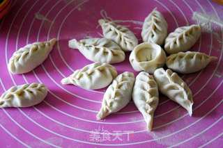 婆婆丁馅麦穗饺子的做法步骤:9