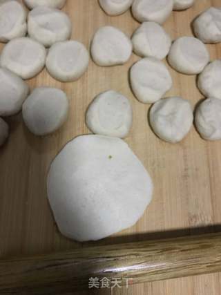韭菜鸡蛋麦穗包的做法步骤:3