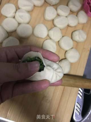 韭菜鸡蛋麦穗包的做法步骤:4