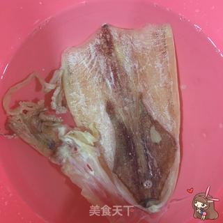 黄金干鱿鱼的做法步骤:2