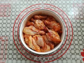 新奥尔良烤鸡根翅(砂锅版)的做法步骤:3