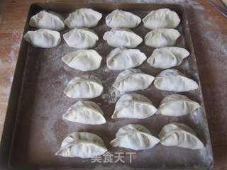 韭菜三鲜饺子的做法步骤:12