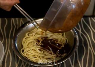 创意可爱妹妹造型黑椒意大利面的做法步骤:5