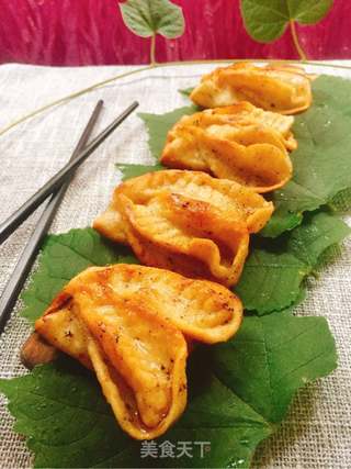 蝴蝶水煎饺的做法步骤:14
