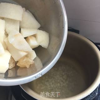 雪梨荸荠薏米糖水 的做法步骤:4