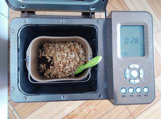 花生牛轧糖(面包机版)的做法步骤:10