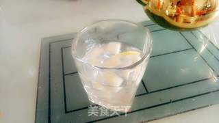 四月食谱：超人气网红减肥清新蜜桃柠檬水果茶的做法步骤：11