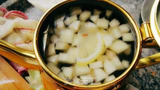 四月食谱：超人气网红减肥清新蜜桃柠檬水果茶的做法步骤：9