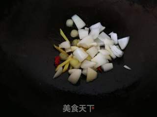 咖喱肉丸盖浇饭的做法步骤:2