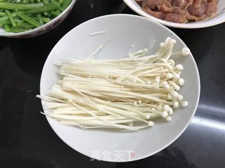 酸汤牛肉的做法步骤：3