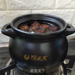 香菇玉米排骨汤的做法步骤:10