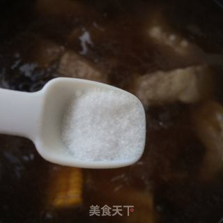 香菇玉米排骨汤的做法步骤:11