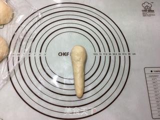 牛角小面包的做法步骤：7