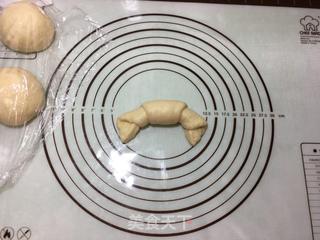 牛角小面包的做法步骤：11