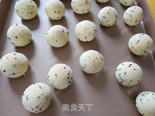 黑芝麻麻糬面包的做法步骤:11