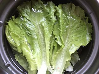 鸡蛋灌饼香肠卷的做法步骤:4