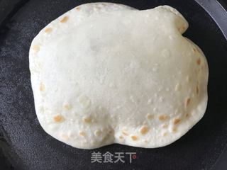 鸡蛋灌饼香肠卷的做法步骤:15