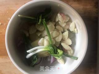 正宗鱼头泡饼的做法步骤:2