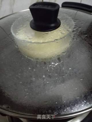 牛奶蒸蛋的做法步骤:4