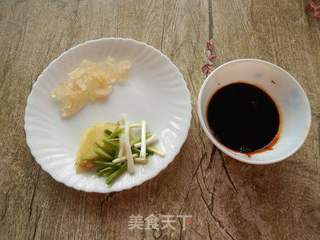 香菇笋干炖肉的做法步骤:3