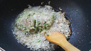 百变面食之家常生煎包 的做法步骤:5