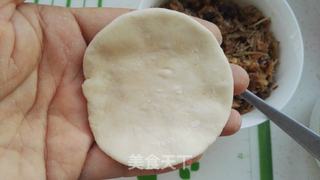 百变面食之家常生煎包 的做法步骤:17