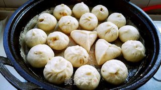 百变面食之家常生煎包 的做法步骤:24