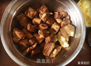 砂锅排骨焖饭的做法步骤：1
