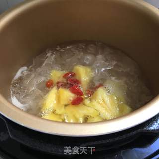 银耳菠萝羹的做法步骤:6
