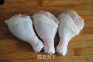照烧鸡腿的做法步骤：1