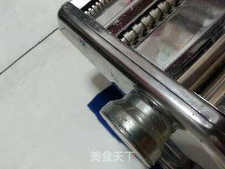 压面条的做法步骤:5
