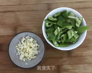 茭白油焖虾的做法步骤:3