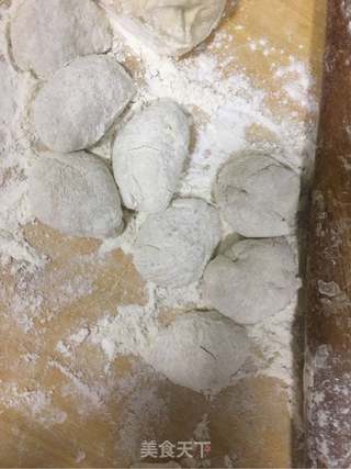 素馅水煎包的做法步骤:2