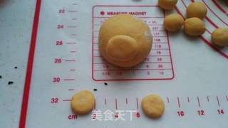 南瓜黄金招财猪馒头的做法步骤:9