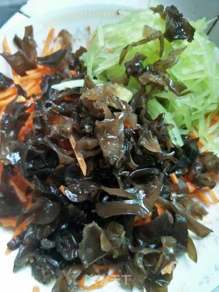 鱼香肉丝的做法步骤:2
