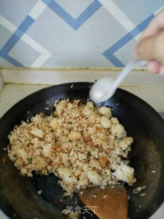 虾仁时蔬炒饭的做法步骤:8