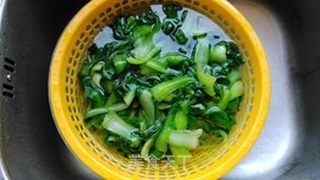 菜肉冷馄饨的做法步骤:3