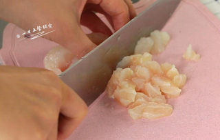 蔬菜豆腐鱼丸的做法步骤:2