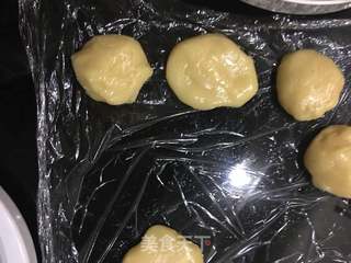 广式蛋黄莲蓉月饼的做法步骤:6